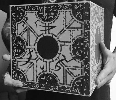 Clive Barker - Hellraiser - Deathwaltz 7-inch box